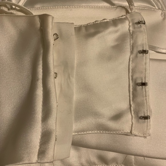 Flower Top Satin - Picture 3 of 3